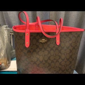 Brown/hot pink reversible tote w/ pouch